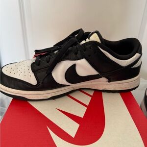 Nike Black and White Sneakers Classic Dunk Style